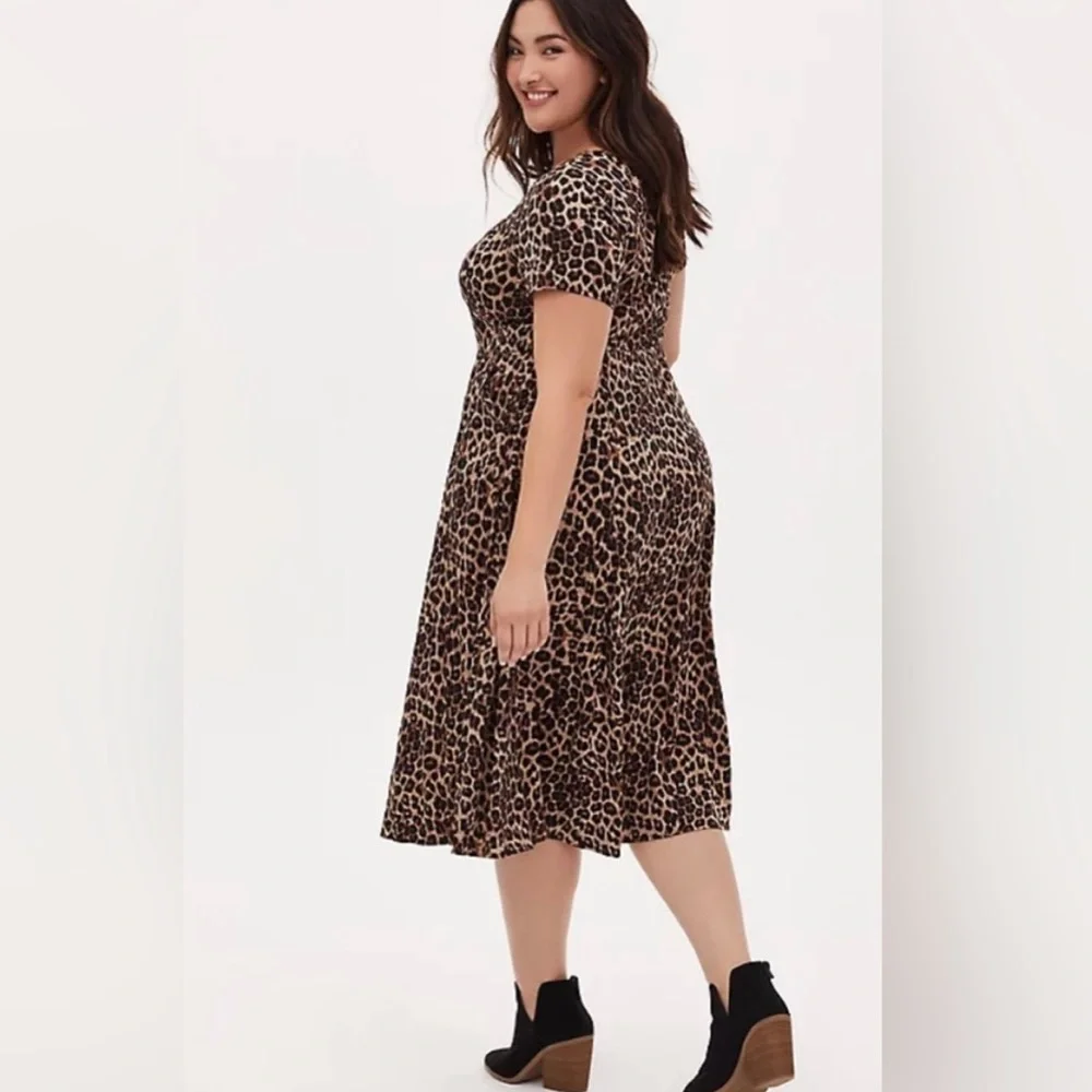 Torrid Leopard Button-Front Dress Size 2 - Picture 2 of 12